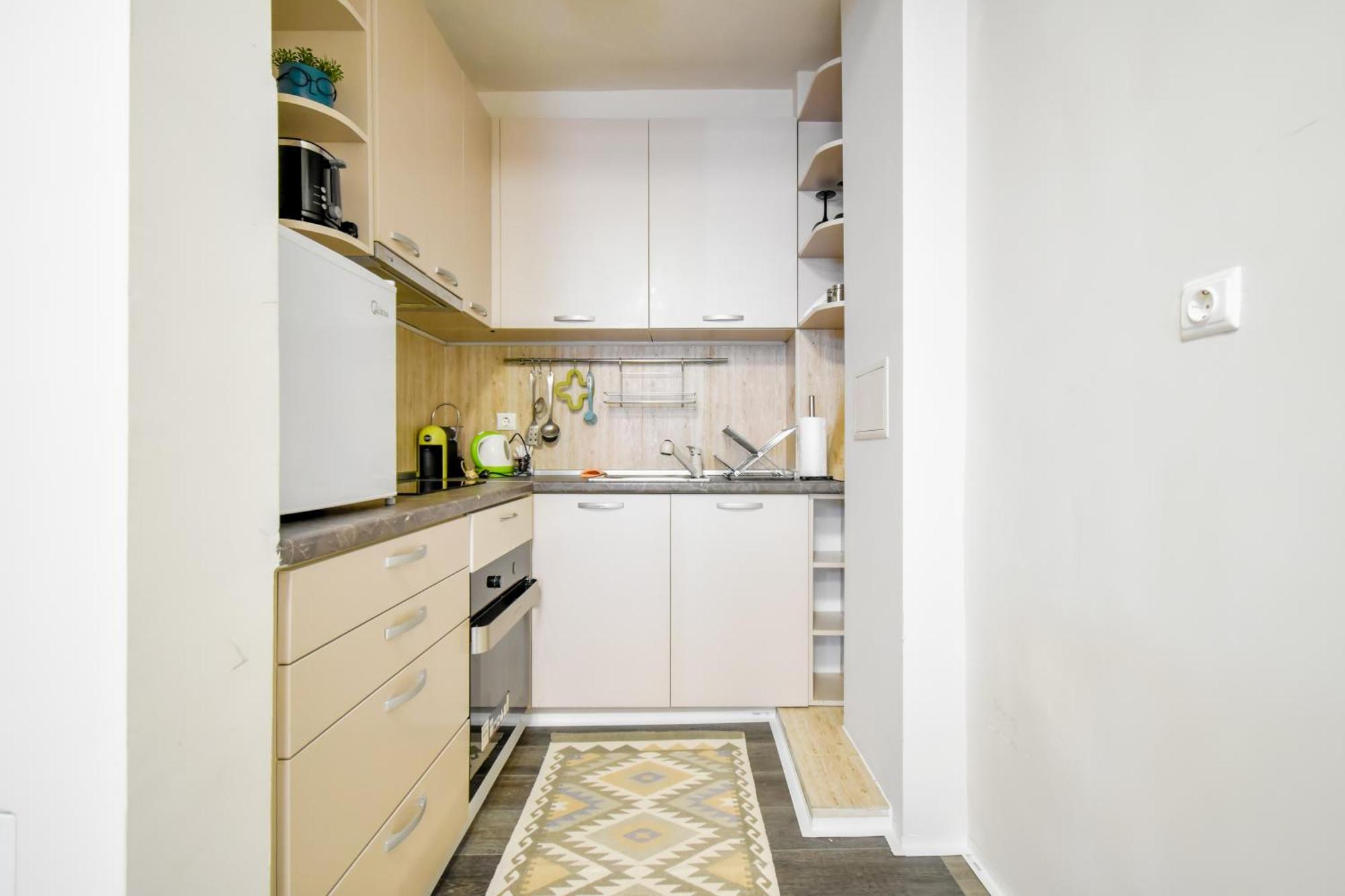 Urban Oasis With Patio 1bd Apartment *